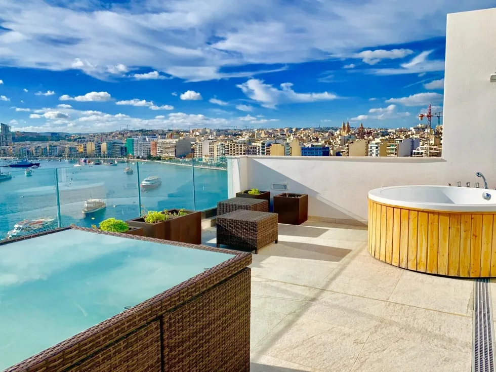 1 bed Penthouse For Rent in Sliema, Sliema - thumb 2