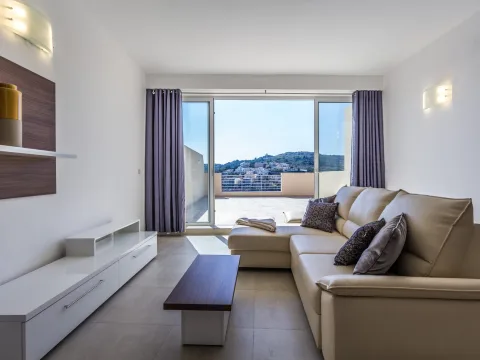 3 bed Apartment For Rent in St Paul's Bay, St Paul's Bay - thumb 5