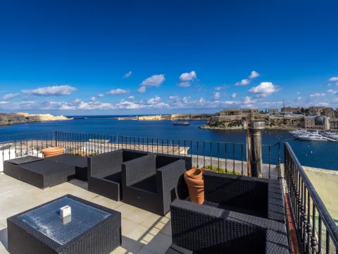 4 bed Town House For Rent in Vittoriosa, Vittoriosa - thumb 1