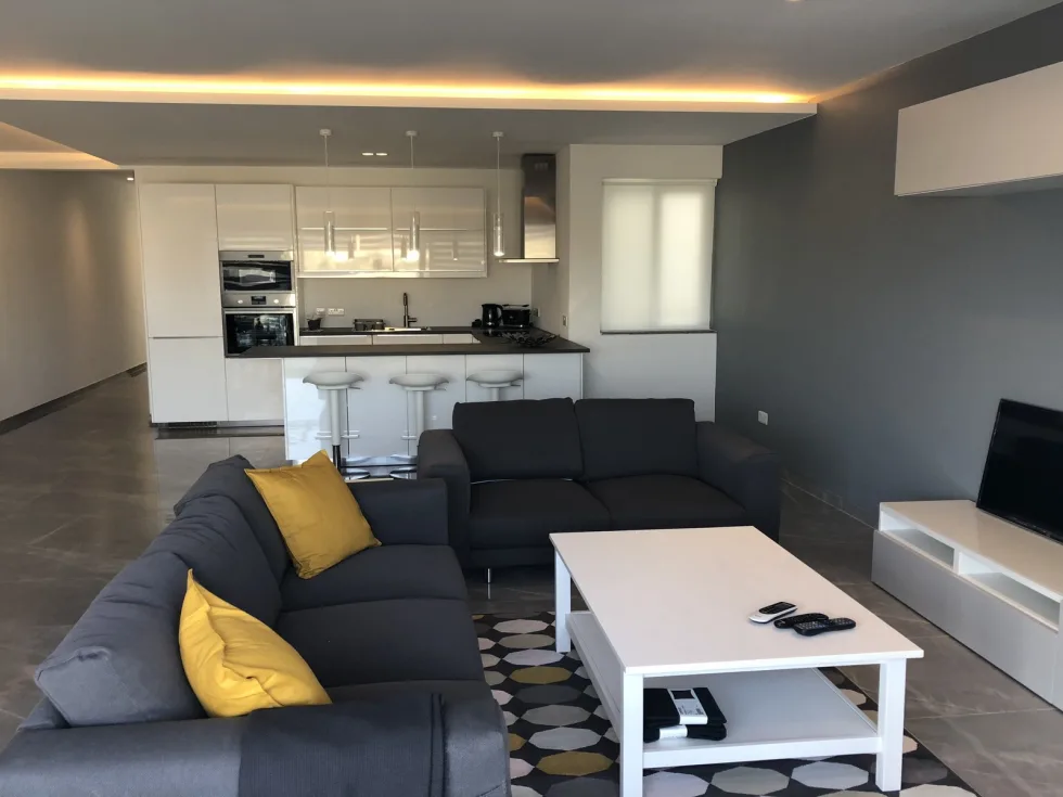 3 bed Apartment For Rent in Bahar ic-Caghaq, Bahar ic-Caghaq - thumb 2