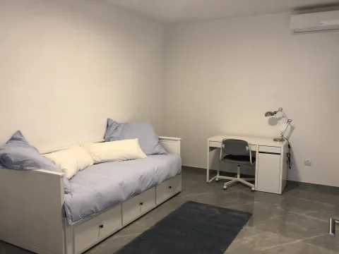 3 bed Apartment For Rent in Bahar ic-Caghaq, Bahar ic-Caghaq - thumb 7