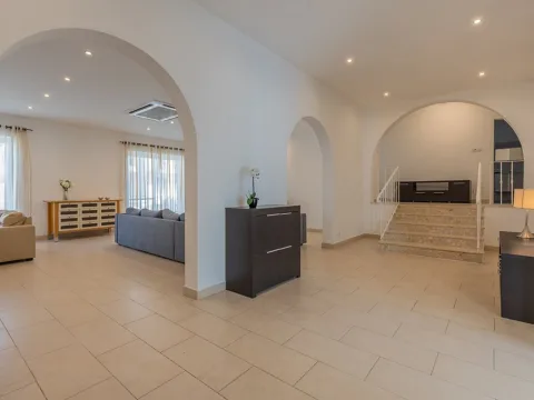 3 bed Villa For Rent in Ibragg, Ibragg - thumb 11