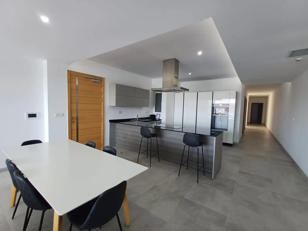 3 bed Apartment For Rent in Sliema, Sliema - thumb 4