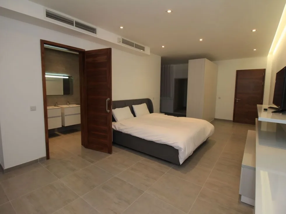 3 bed Apartment For Rent in Sliema, Sliema - thumb 7