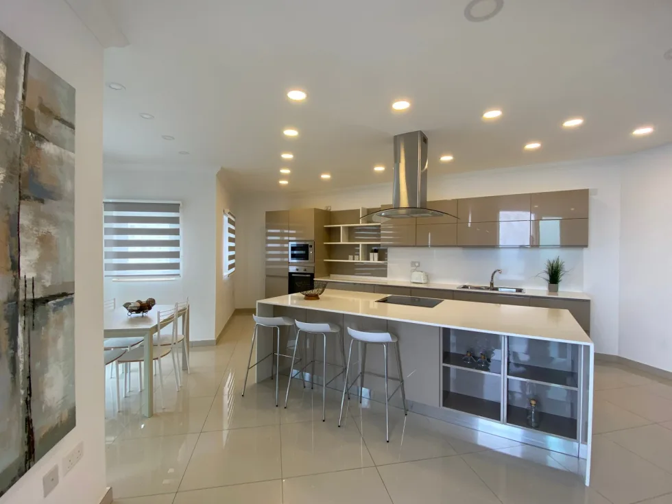 3 bed Apartment For Rent in Sliema, Sliema - thumb 5