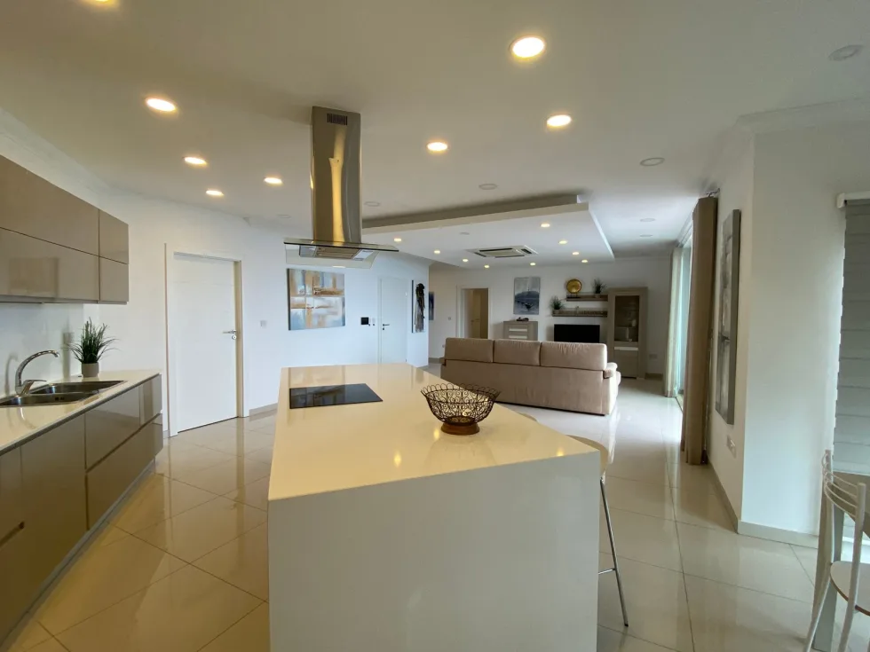 3 bed Apartment For Rent in Sliema, Sliema - thumb 6