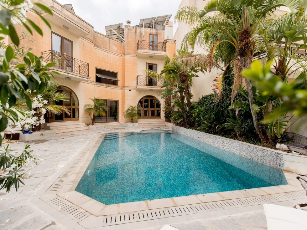 4 bed Villa For Rent in Naxxar, Naxxar - thumb 1