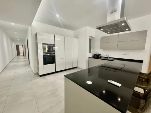 3 bed Apartment For Rent in Sliema, Sliema - thumb 5