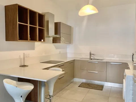 2 bed Apartment For Rent in Sliema, Sliema - thumb 9