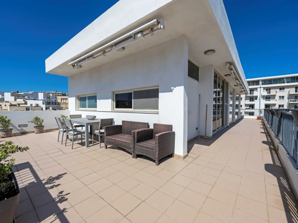 2 bed Penthouse For Rent in Gzira, Gzira - thumb 2