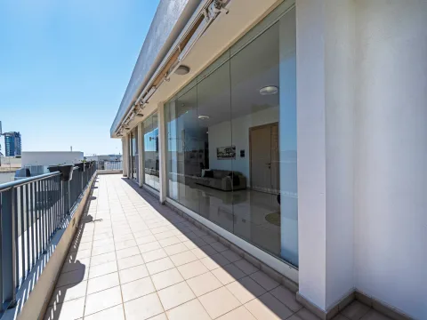 2 bed Penthouse For Rent in Gzira, Gzira - thumb 3