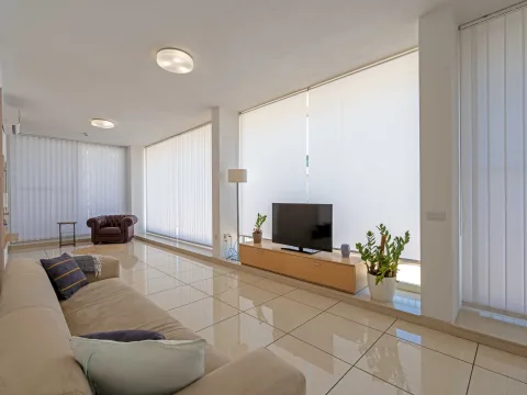 2 bed Penthouse For Rent in Gzira, Gzira - thumb 6