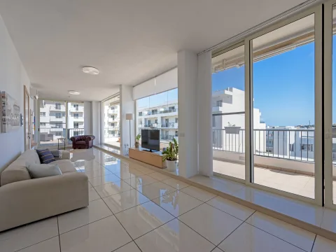 2 bed Penthouse For Rent in Gzira, Gzira - thumb 8