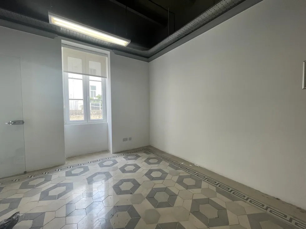 0 bed Office For Rent in Sliema, Sliema - thumb 1