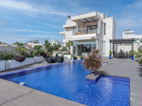 3 bed Villa For Sale in Madliena, Madliena - thumb 1