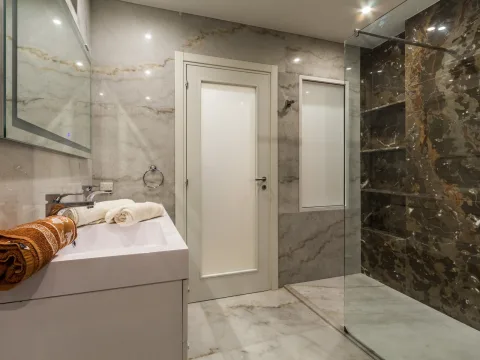 3 bed Apartment For Rent in Ta' Xbiex, Ta' Xbiex - thumb 11