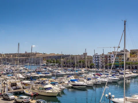 3 bed Apartment For Rent in Ta' Xbiex, Ta' Xbiex - thumb 2