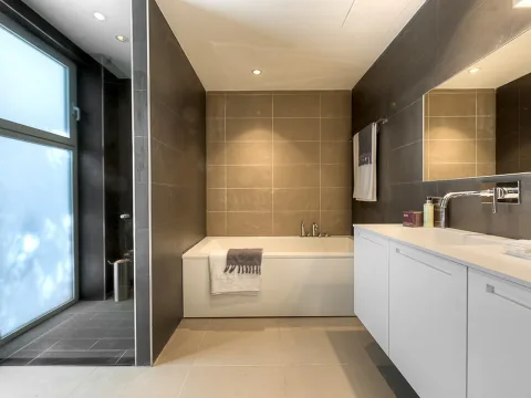 3 bed Villa For Rent in Bahar ic-Caghaq, Bahar ic-Caghaq - thumb 9