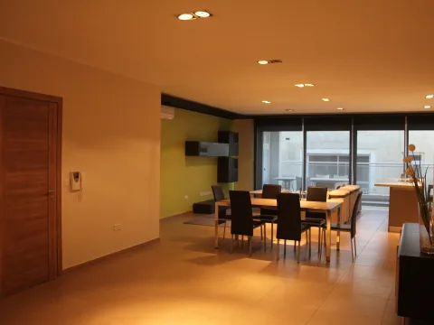 3 bed Apartment For Rent in Sliema, Sliema - thumb 2