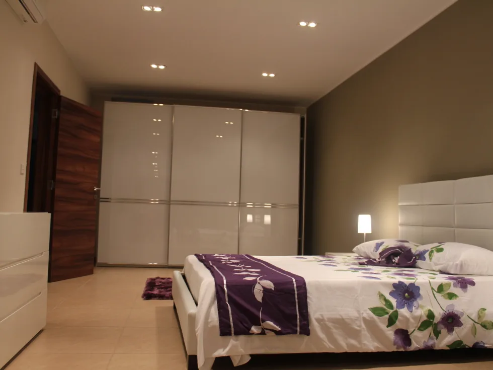 3 bed Apartment For Rent in Sliema, Sliema - thumb 7