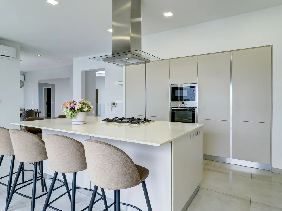 6 bed Villa For Rent in Naxxar, Naxxar - thumb 8