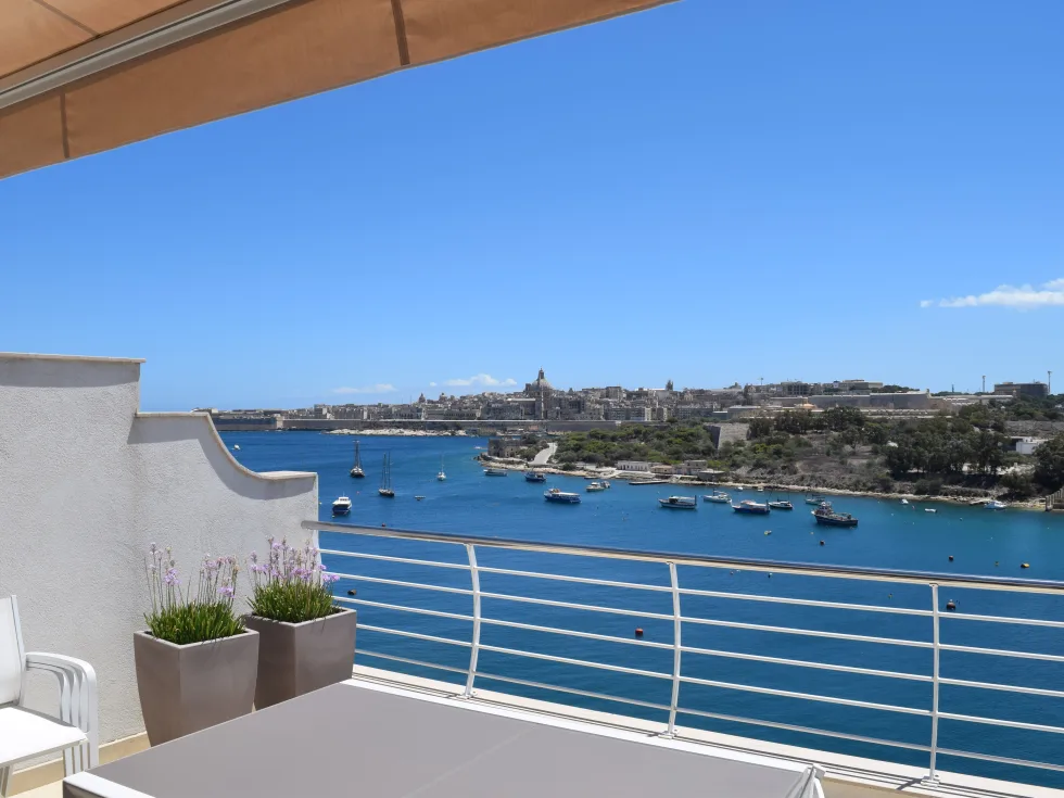 2 bed Penthouse For Rent in Sliema, Sliema - thumb 1
