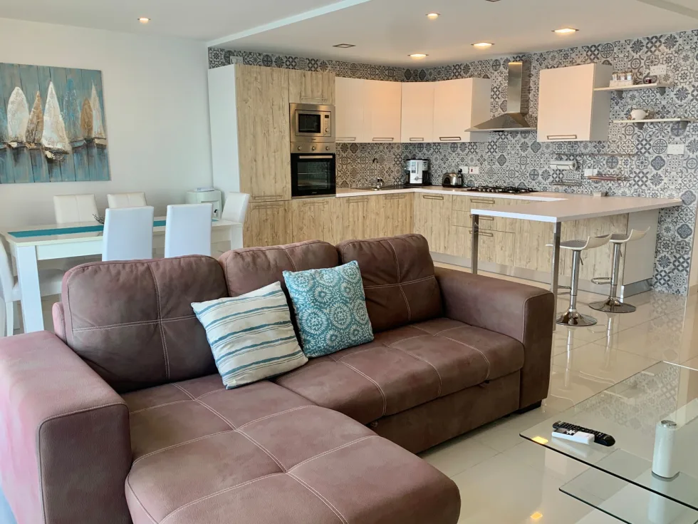 3 bed Apartment For Rent in Sliema, Sliema - thumb 9