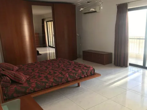 3 bed Apartment For Rent in Sliema, Sliema - thumb 9
