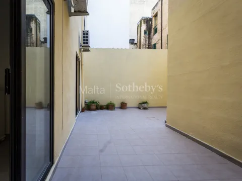3 bed Apartment For Rent in Sliema, Sliema - thumb 9