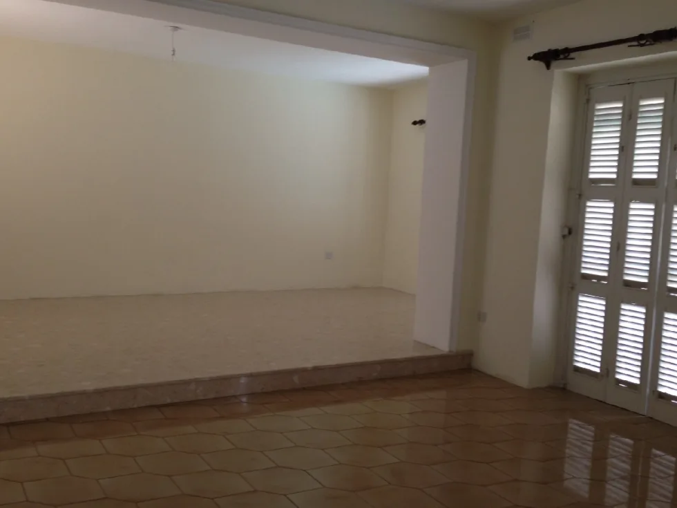 5 bed Villa For Rent in Attard, Attard - thumb 4