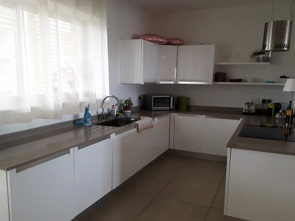 3 bed Apartment For Rent in Sliema, Sliema - thumb 8