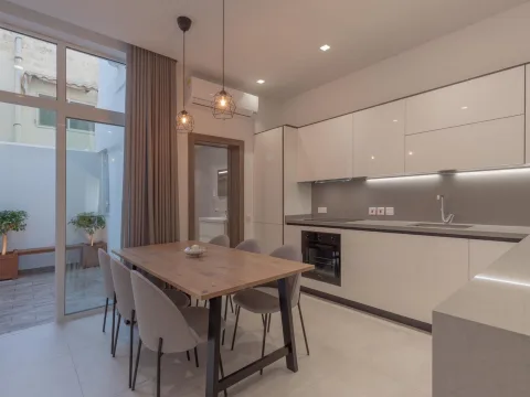 3 bed Town House For Rent in Sliema, Sliema - thumb 2