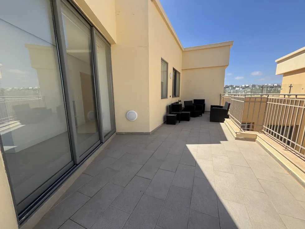3 bed Penthouse For Rent in St Julian's, St Julian's - thumb 4