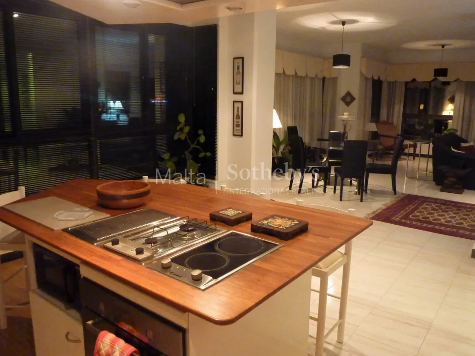 3 bed Apartment For Rent in Sliema, Sliema - thumb 7