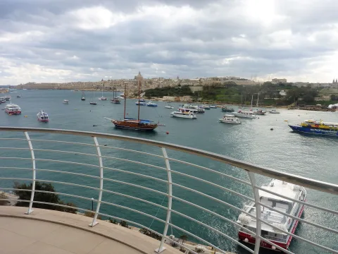 3 bed Apartment For Rent in Sliema, Sliema - thumb 1