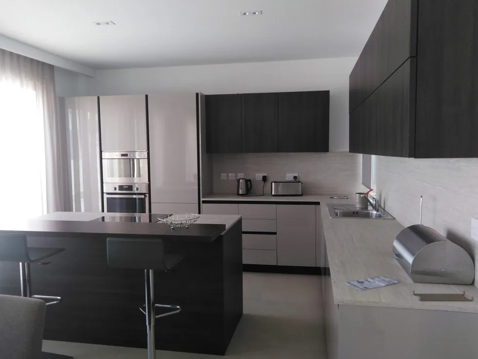 2 bed Penthouse For Rent in Sliema, Sliema - thumb 3