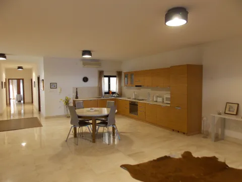 3 bed Apartment For Rent in Sliema, Sliema - thumb 9