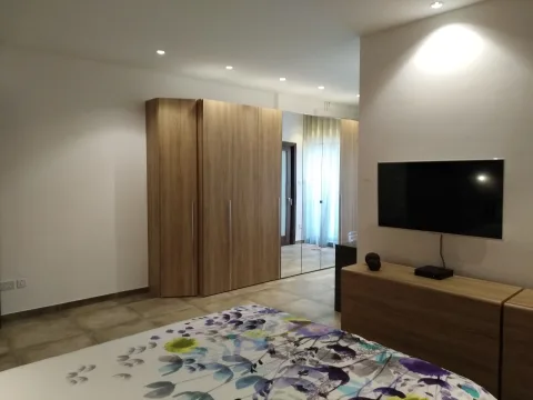 2 bed Apartment For Rent in Sliema, Sliema - thumb 9