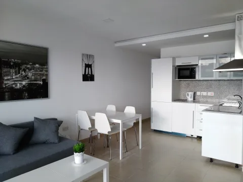 1 bed Apartment For Rent in Gzira, Gzira - thumb 1