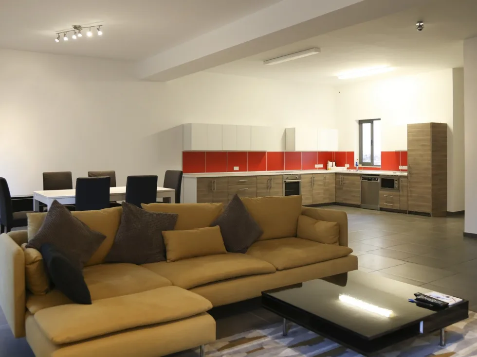 3 bed Apartment For Rent in Sliema, Sliema - thumb 1