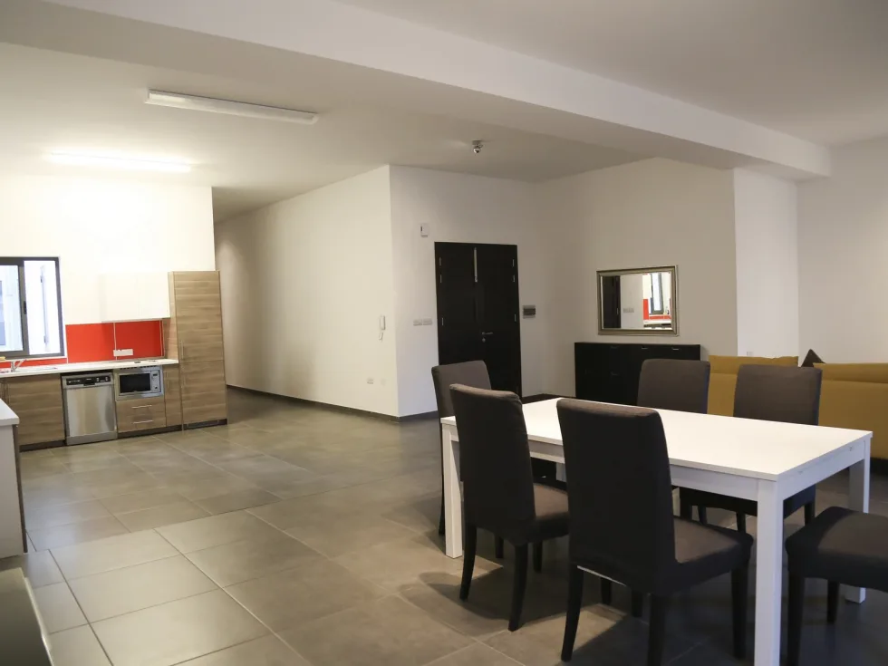 3 bed Apartment For Rent in Sliema, Sliema - thumb 2