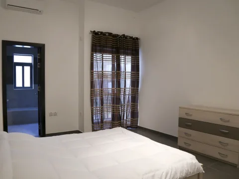 3 bed Apartment For Rent in Sliema, Sliema - thumb 7