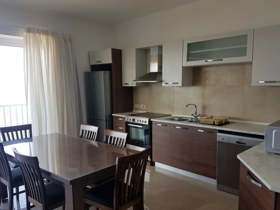 2 bed Apartment For Rent in Sliema, Sliema - thumb 4