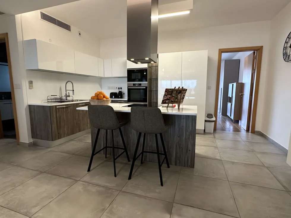 3 bed Apartment For Rent in Sliema, Sliema - thumb 10