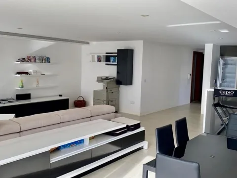 3 bed Penthouse For Rent in St Julian's, Ta Giorni - thumb 2