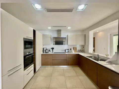 3 bed Penthouse For Rent in Sliema, Sliema - thumb 8