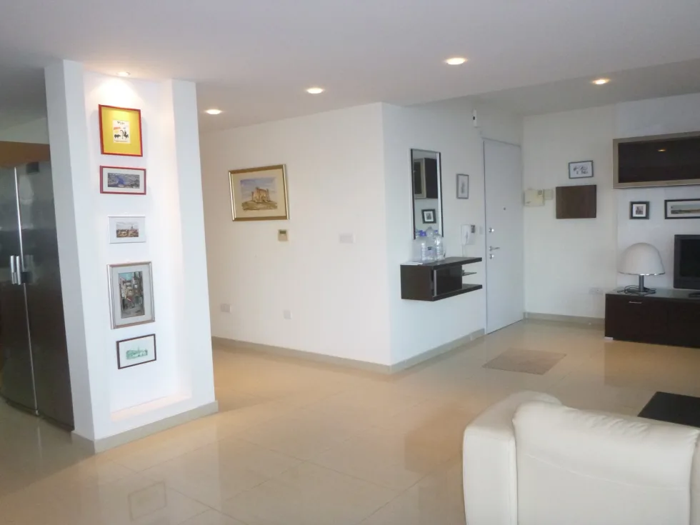 3 bed Apartment For Rent in Sliema, Sliema - thumb 6