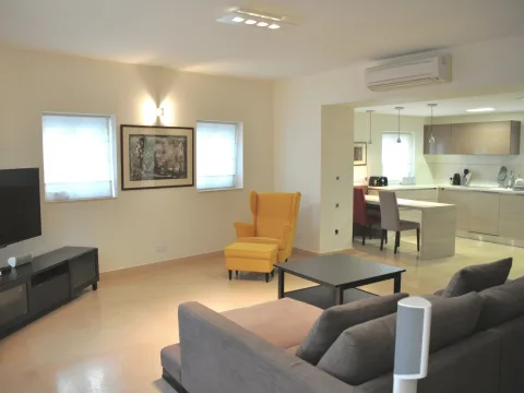 2 bed House of Character For Rent in Gharghur, Gharghur - thumb 2