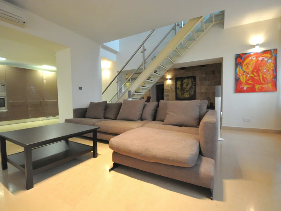 2 bed House of Character For Rent in Gharghur, Gharghur - thumb 3