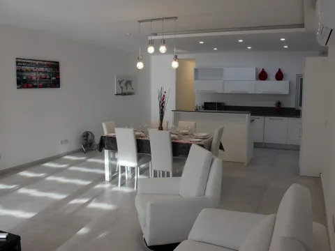 3 bed Apartment For Rent in St Julian's, St Julian's - thumb 2